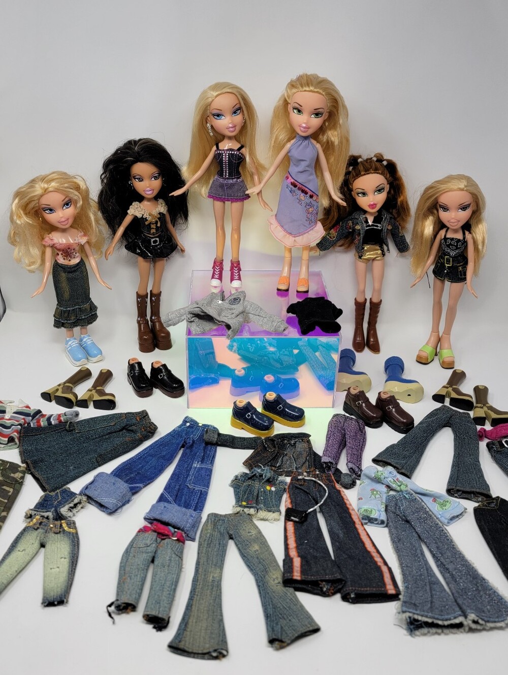 VTG Bratz Doll LOT 6: Cloe, Yasmin, Meygan -Y2K Clothes + Shoes + Accessories